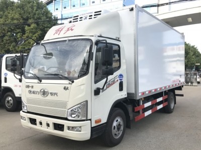 5米2解放J6F冷藏车